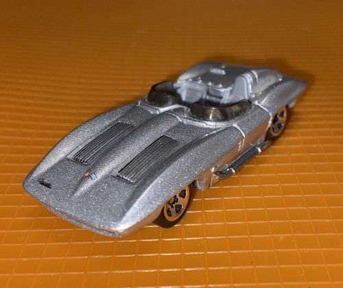 Vintage 2002 hot wheels - hot,